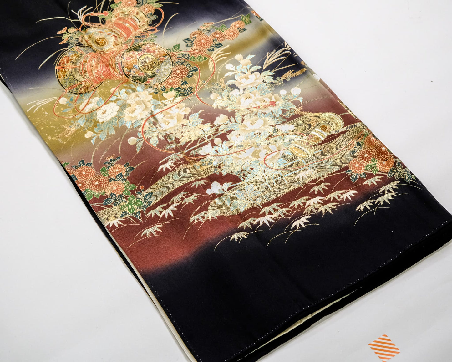 黒_鼓と四季花